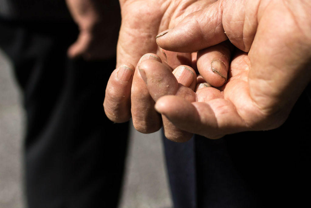 Maltractament a les persones grans: factors implicats, desencadenants i variables associades